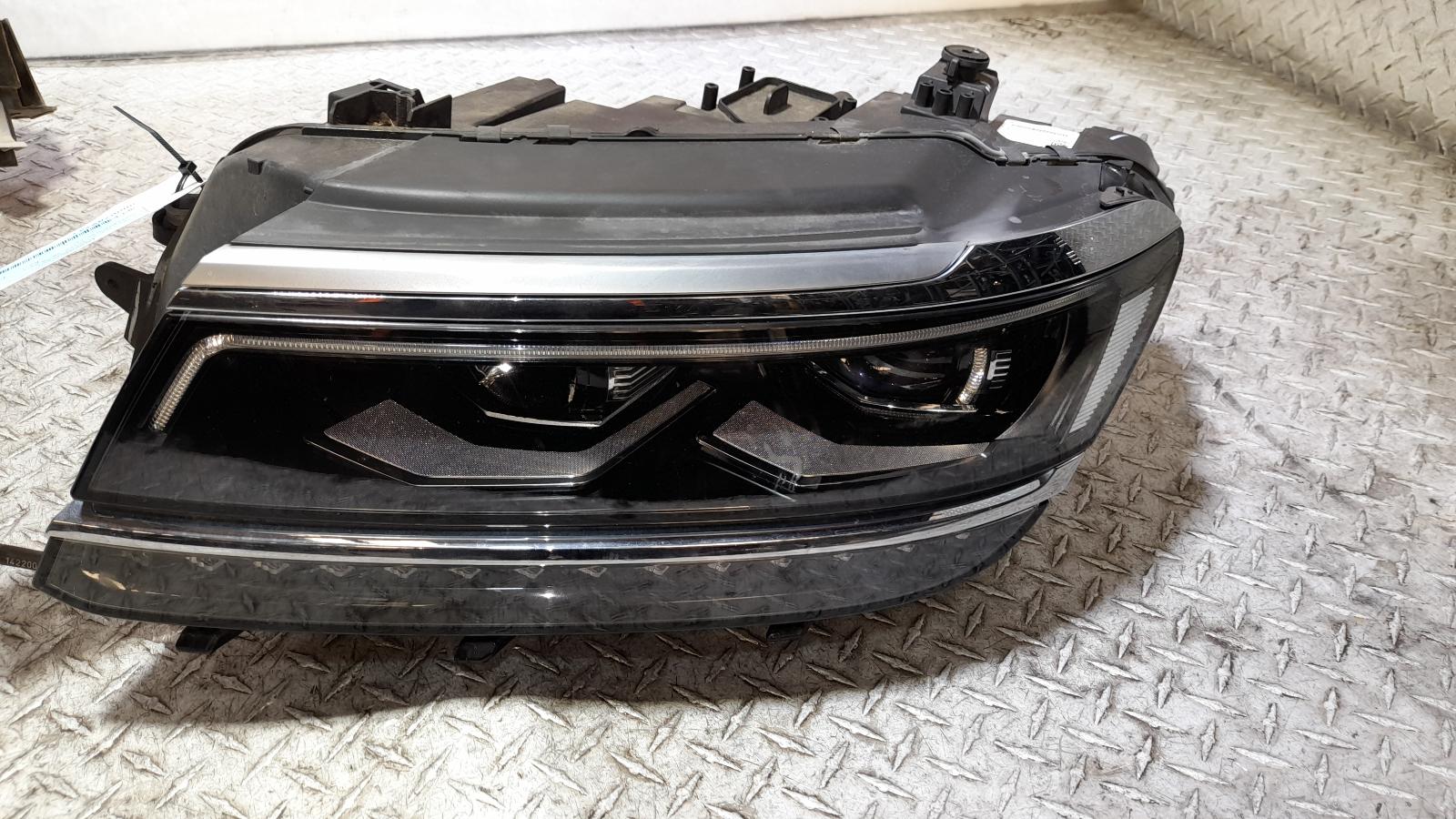 View Auto part Left Headlamp Volkswagen Tiguan 2019