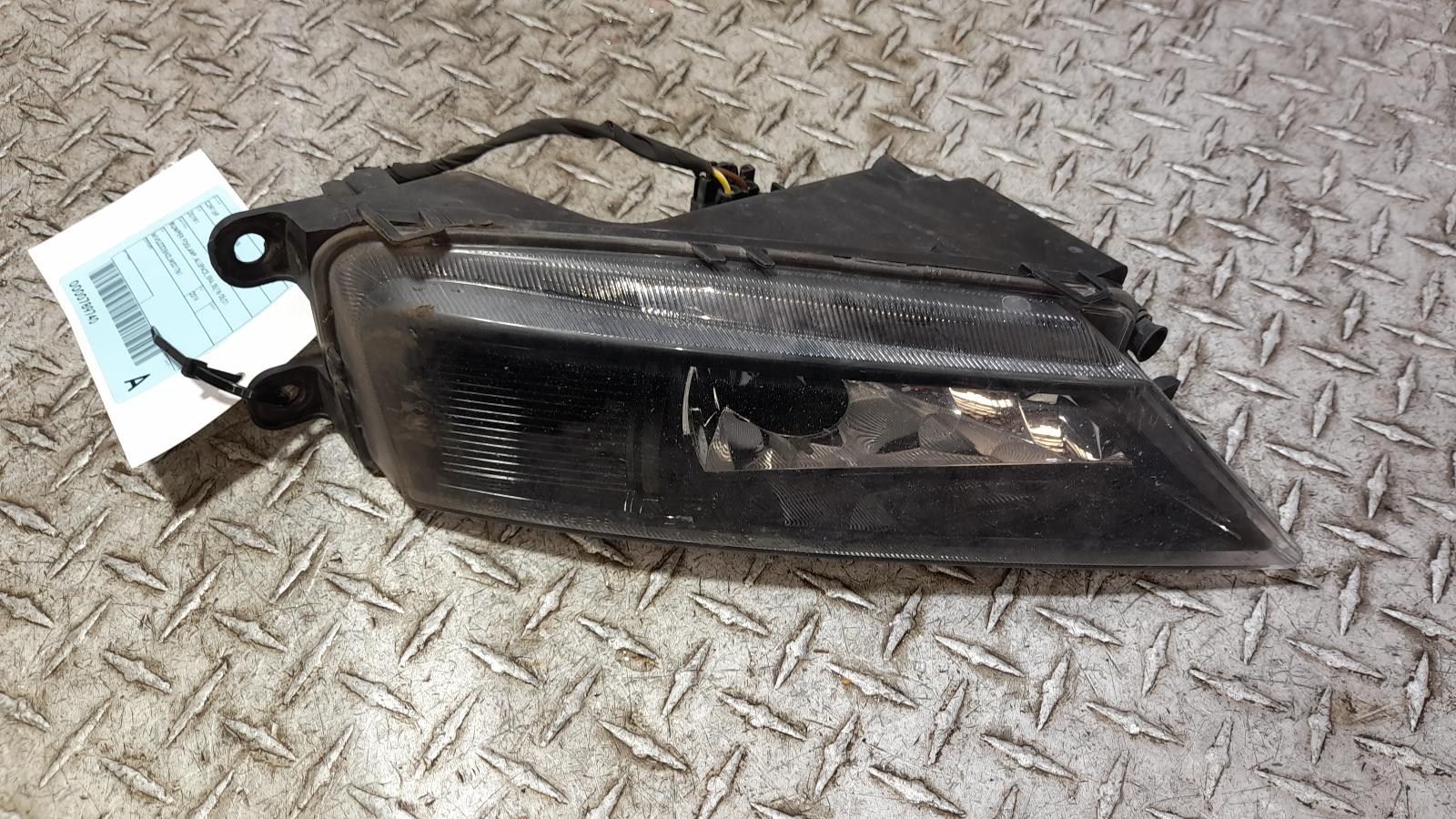 View Auto part Left Indicator/Fog/Side Volkswagen Tiguan 2019