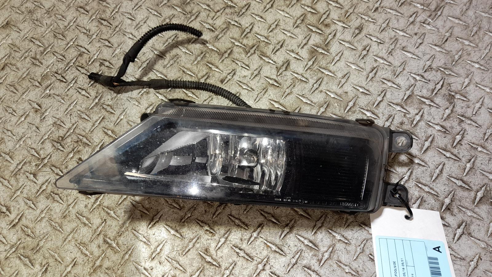 View Auto part Right Indicator/Fog/Side Volkswagen Tiguan 2019