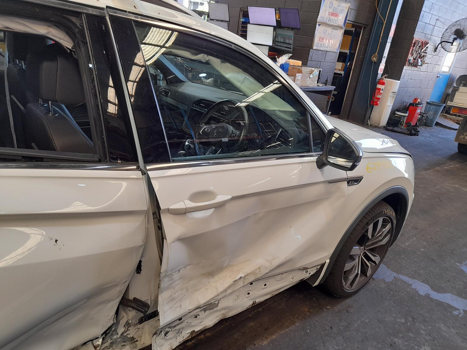 View Auto part Right Front Window Reg/Motor Volkswagen Tiguan 2019