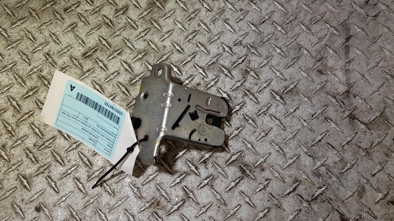 View Auto part Door/Boot/Gate Lock Volkswagen Tiguan 2019