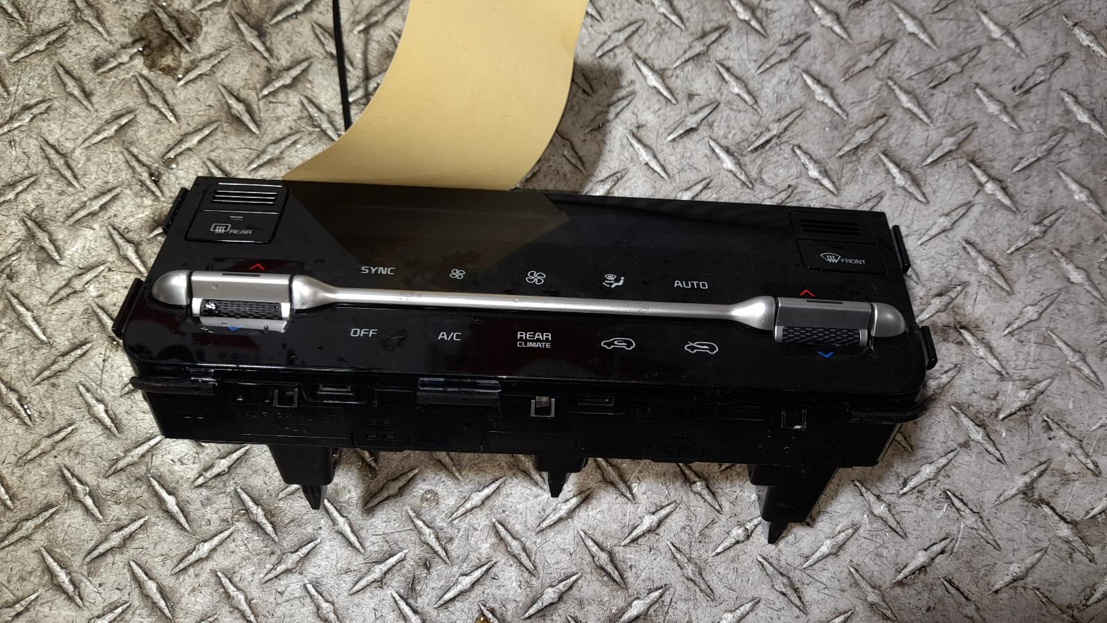 View Auto part Heater/Ac Controls Kia Carnival/grand Carnival 2021