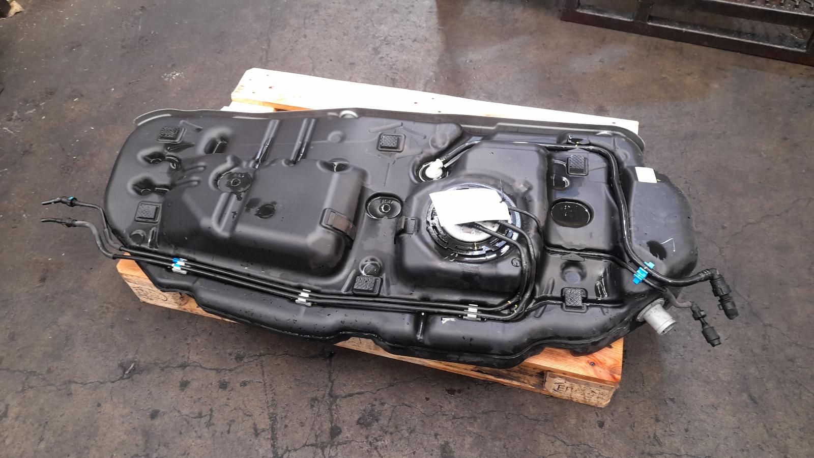 View Auto part Fuel Tank Kia Carnival/grand Carnival 2021