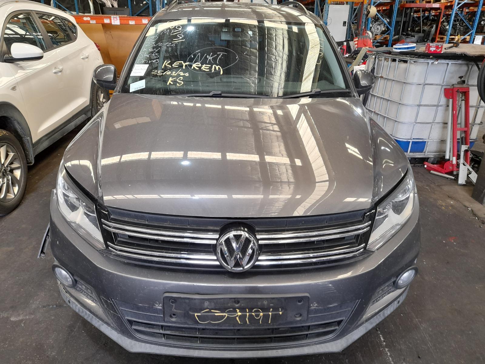 View Auto part Bonnet Volkswagen Tiguan 2013