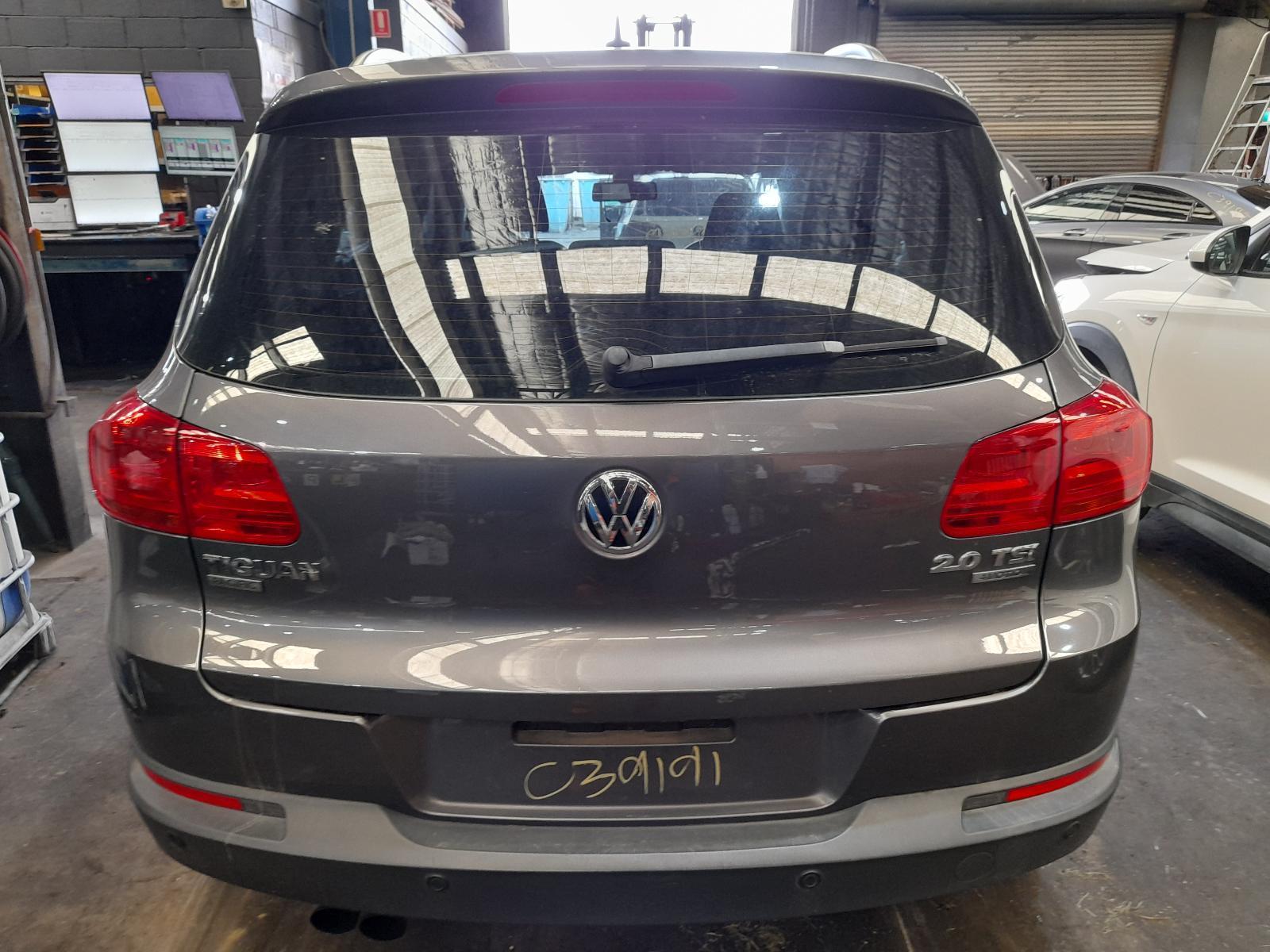 View Auto part Bootlid/Tailgate Volkswagen Tiguan 2013