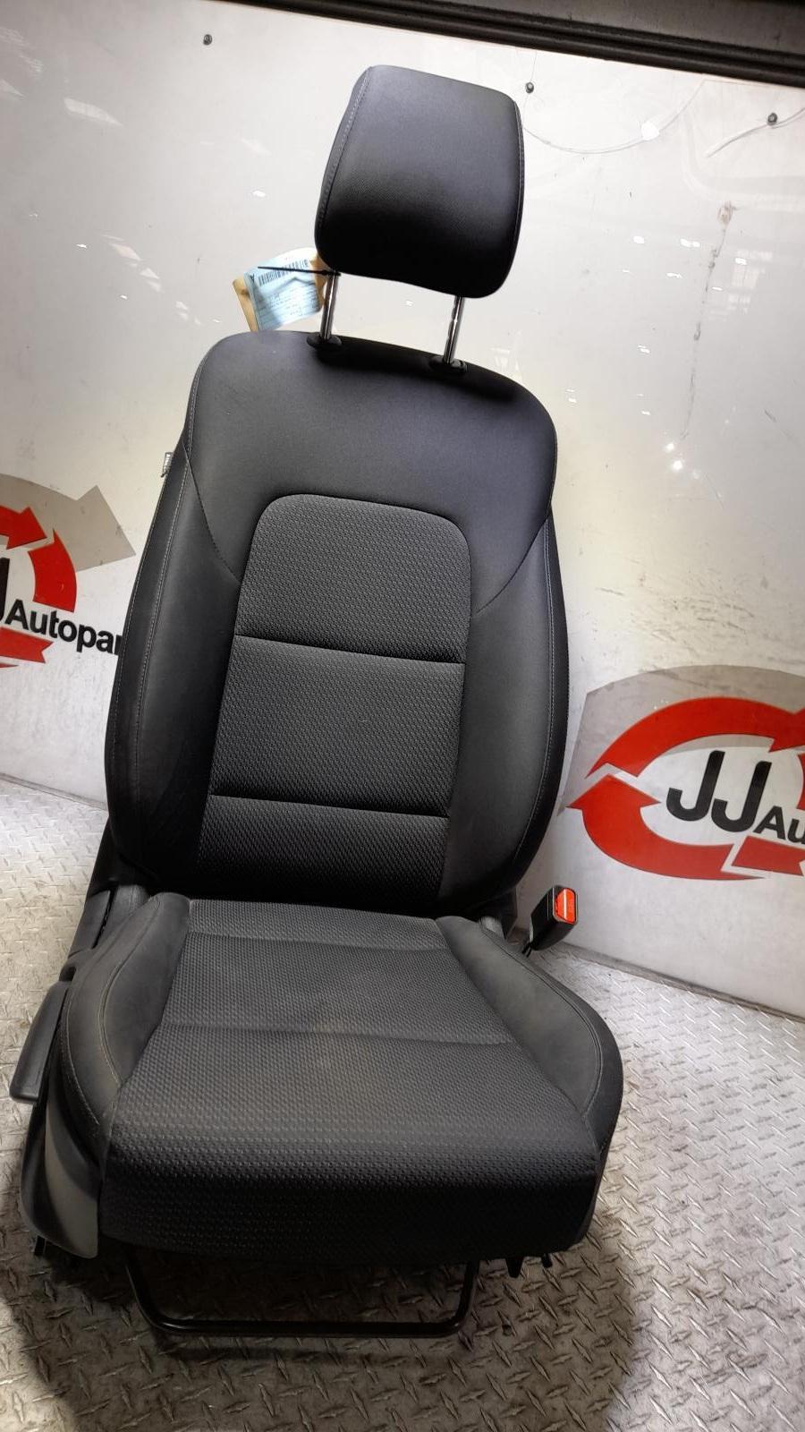 View Auto part Front Seat Hyundai Tucson 2017