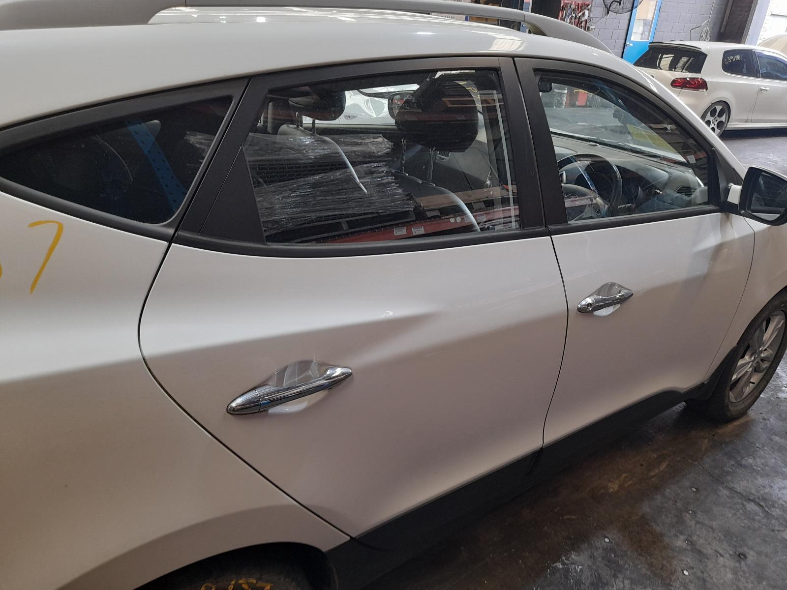 View Auto part Right Rear Door Sliding Hyundai Ix35 2012