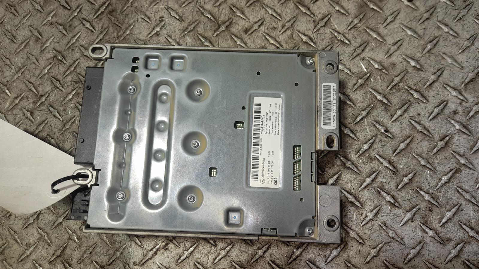 View Auto part Radio/Cd/Dvd/Sat/Tv Mercedes Cla Class 2017