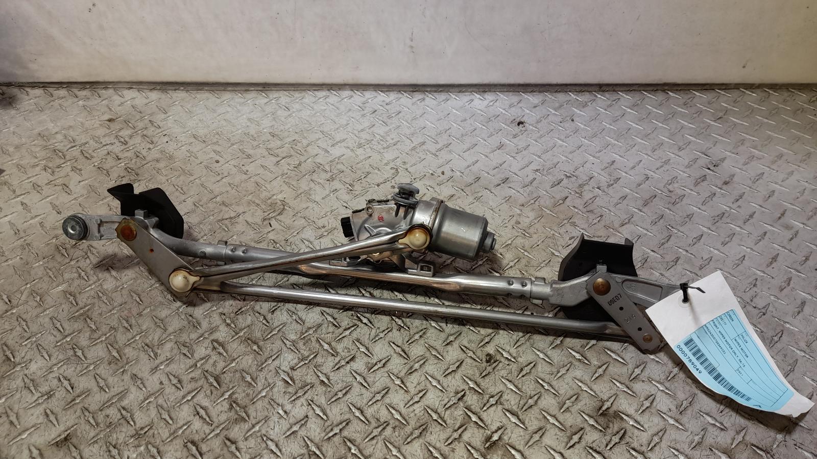 View Auto part Wiper Motor Toyota Hilux 2021