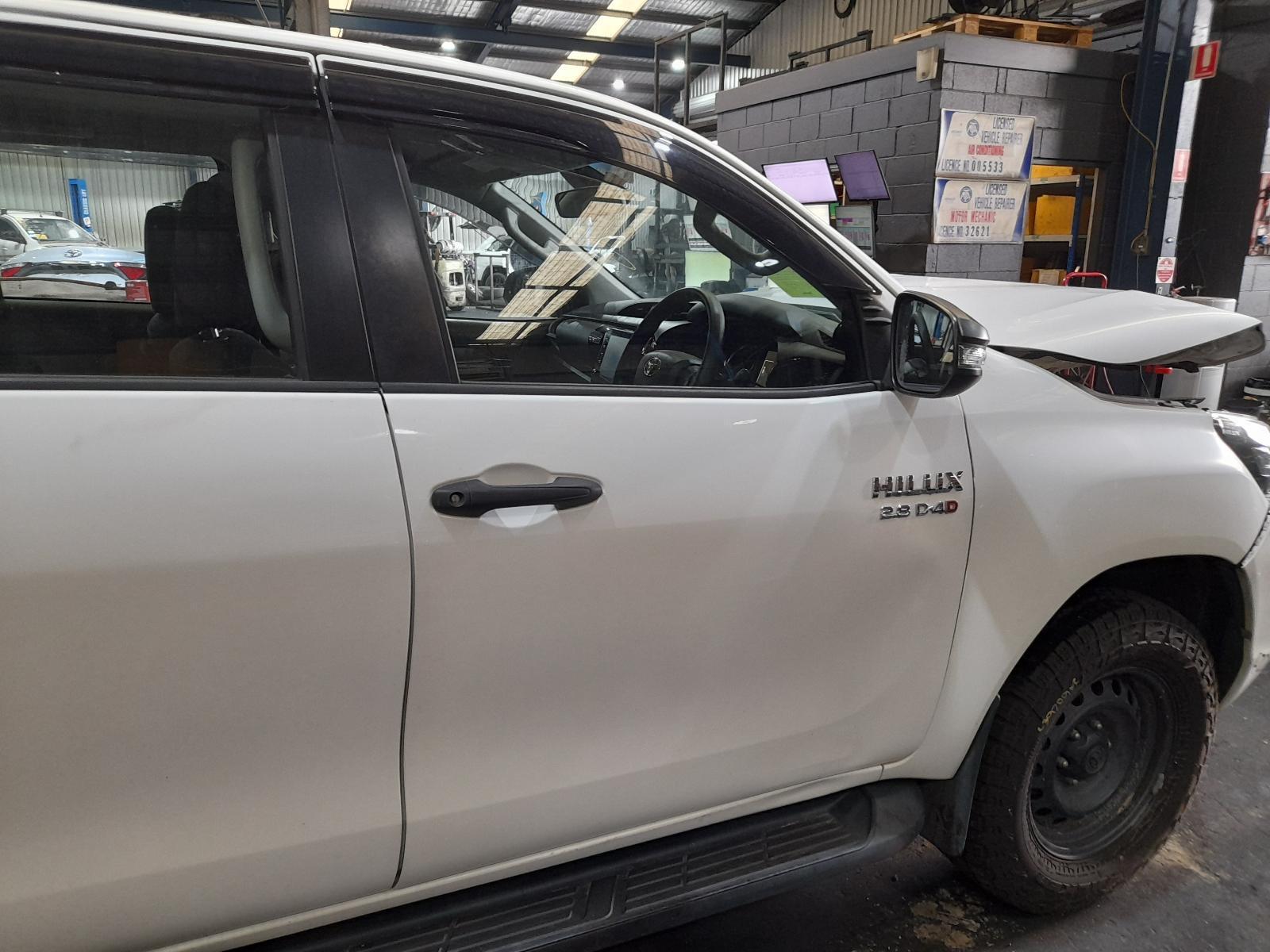 View Auto part Right Front Window Reg/Motor Toyota Hilux 2021