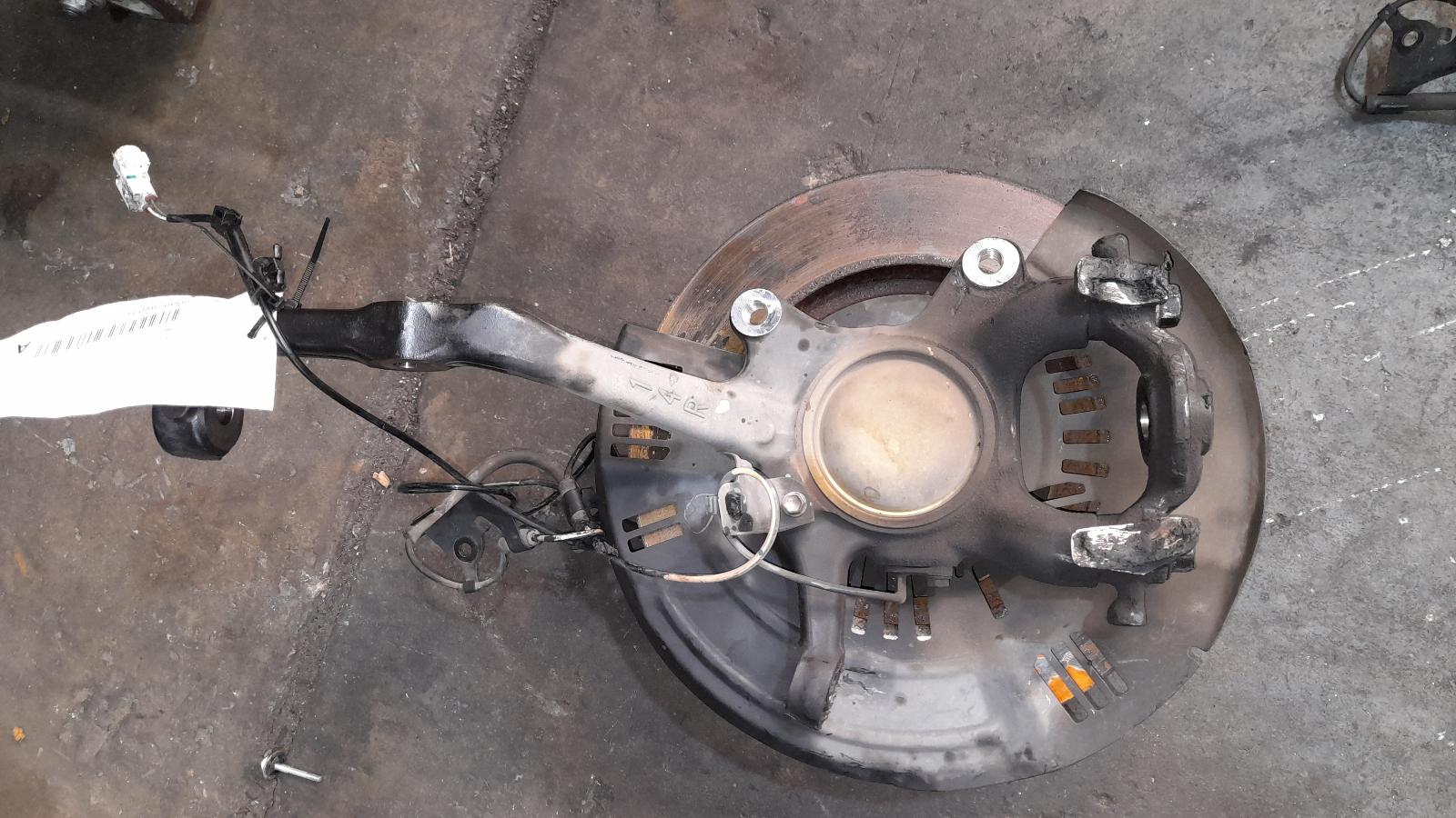 View Auto part Right Front Hub Assembly Toyota Hilux 2021