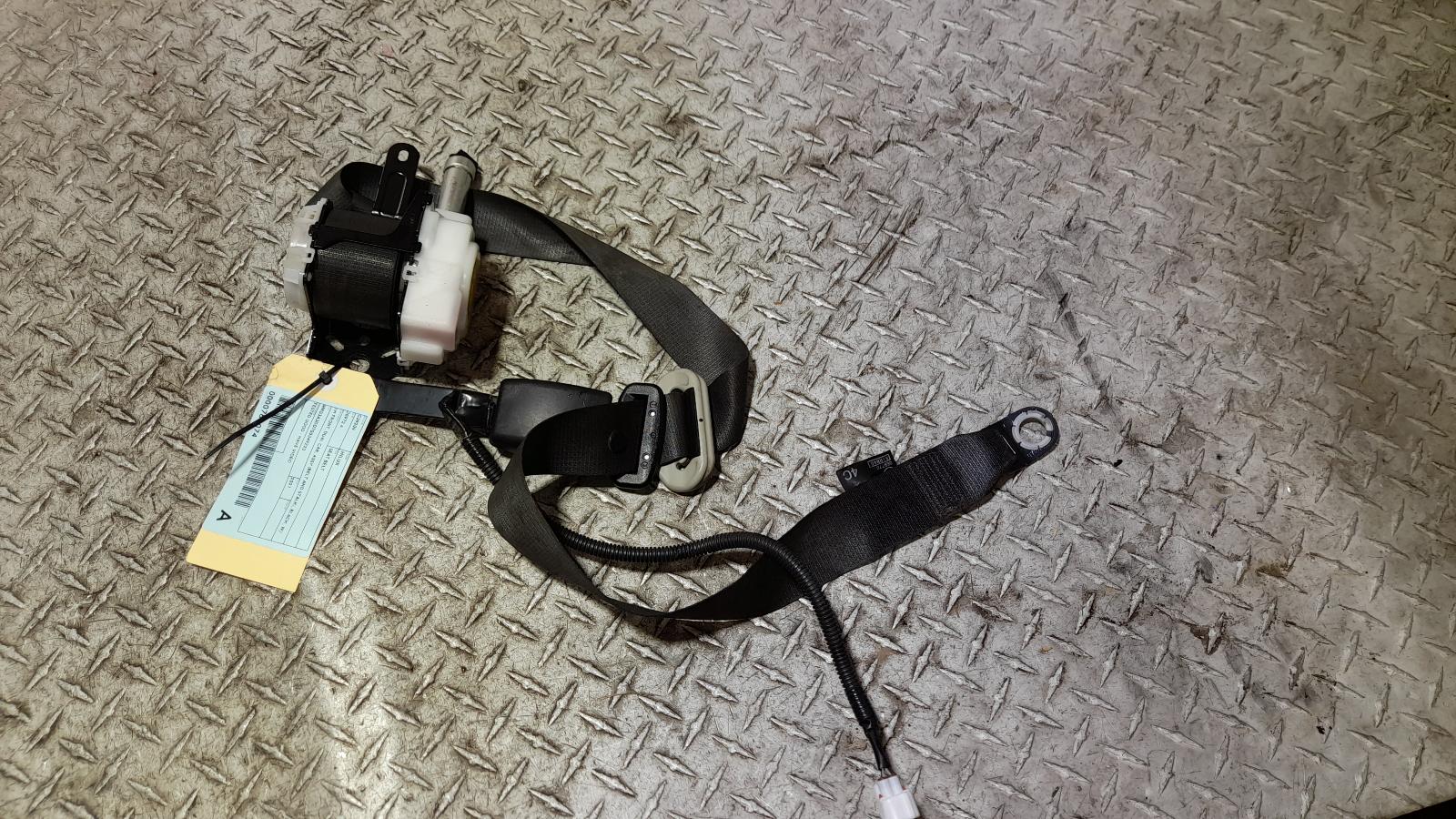 View Auto part Seatbelt/Stalk Toyota Hilux 2021