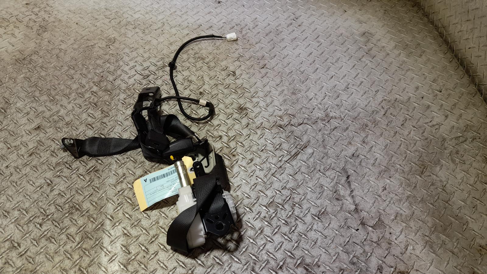 View Auto part Seatbelt/Stalk Toyota Hilux 2021