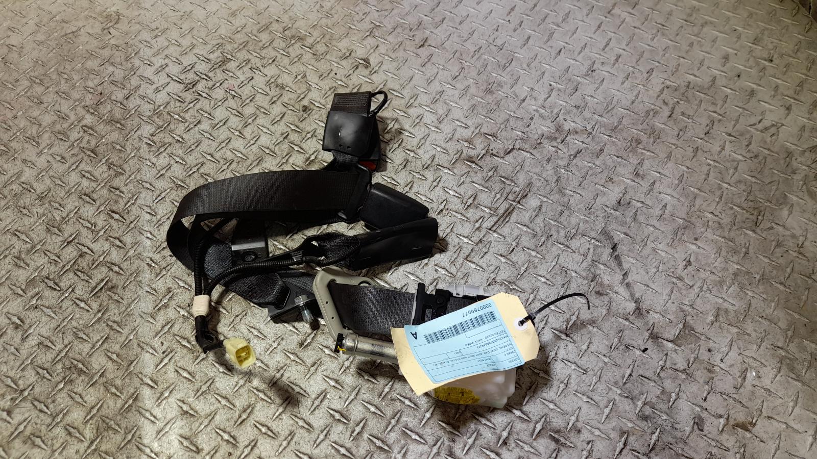 View Auto part Seatbelt/Stalk Toyota Hilux 2021