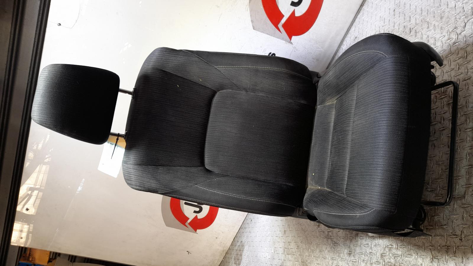 View Auto part Front Seat Toyota Hilux 2021