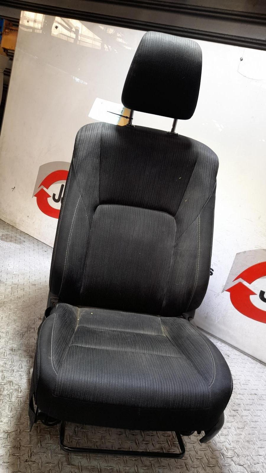 View Auto part Front Seat Toyota Hilux 2021