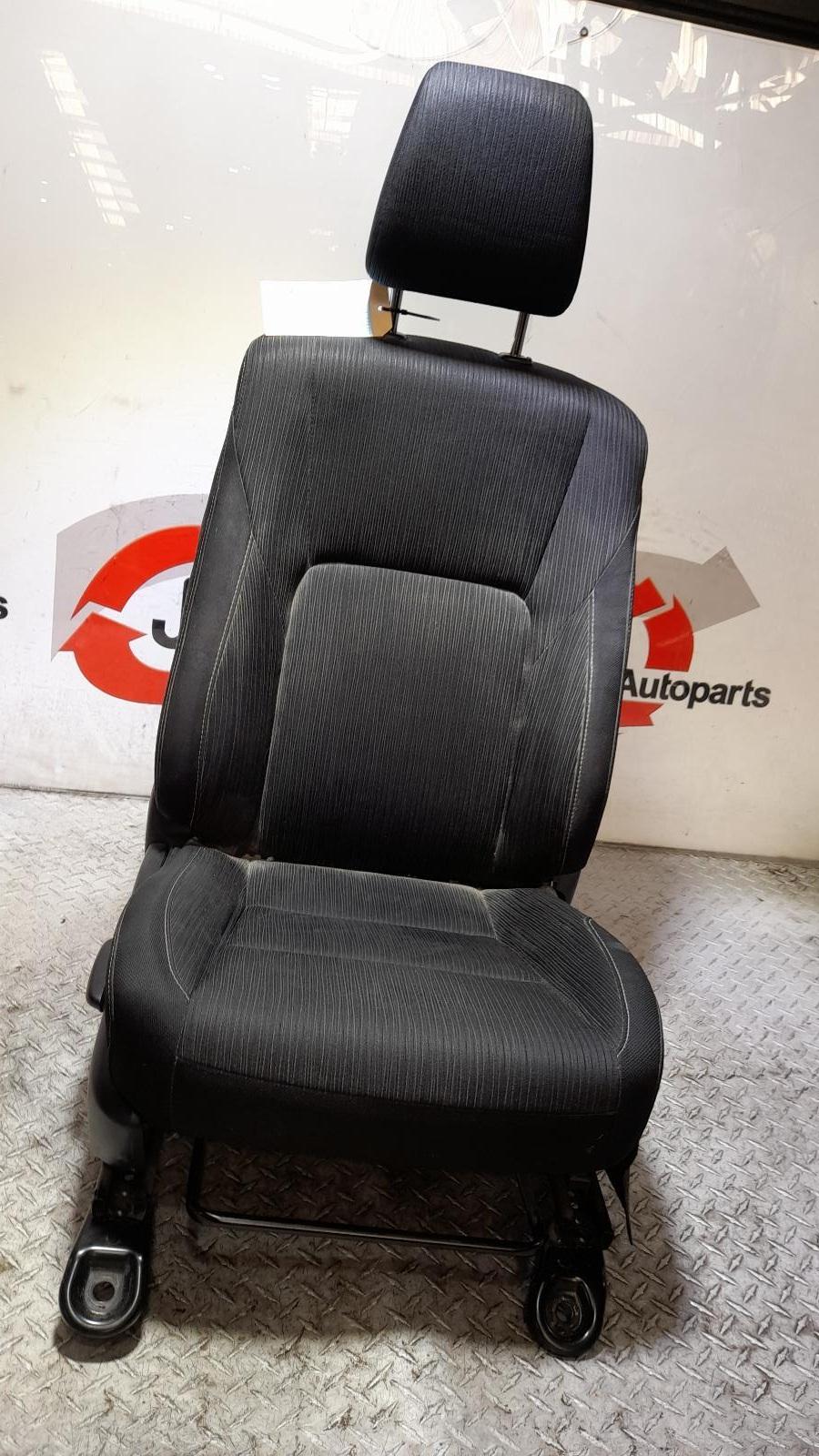 View Auto part Front Seat Toyota Hilux 2021