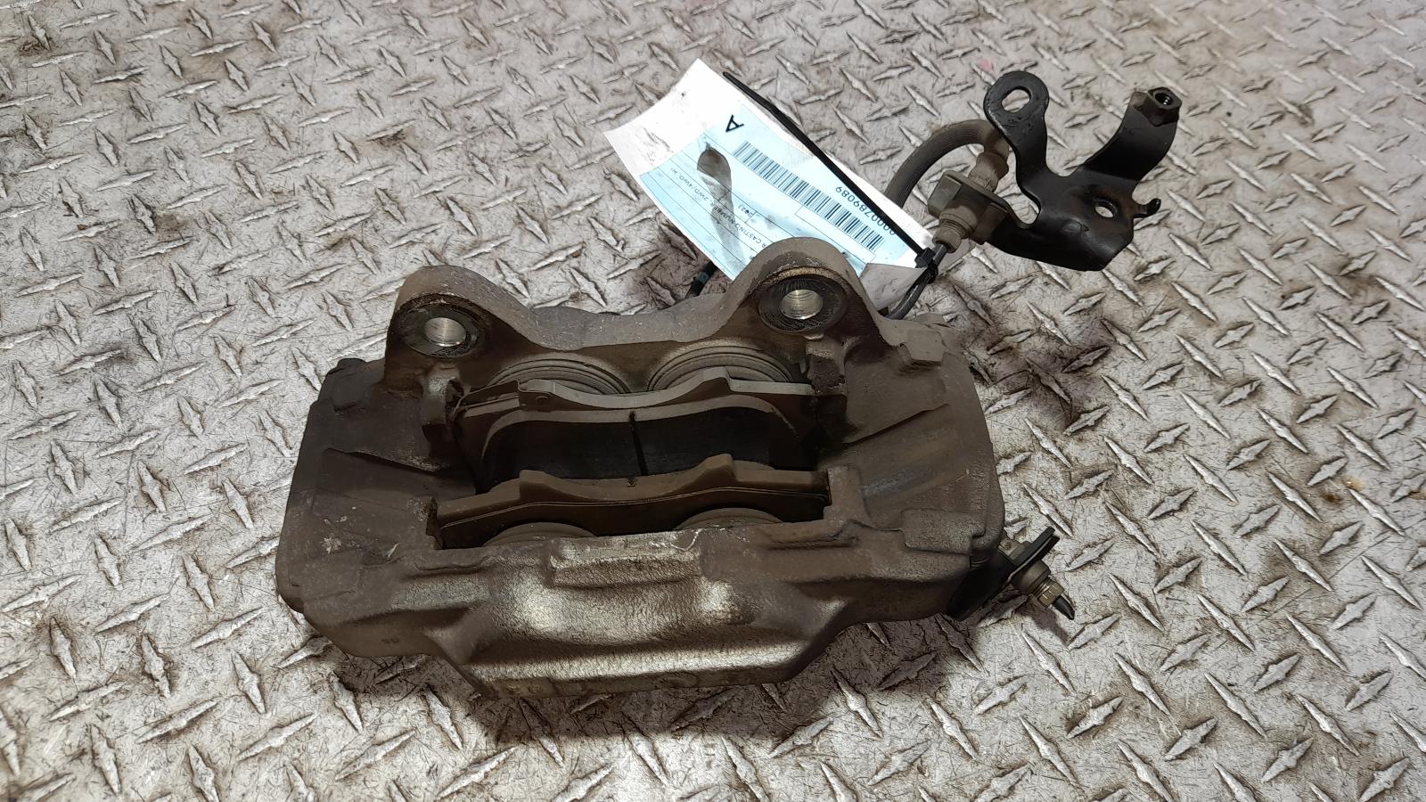 View Auto part Caliper Toyota Hilux 2021