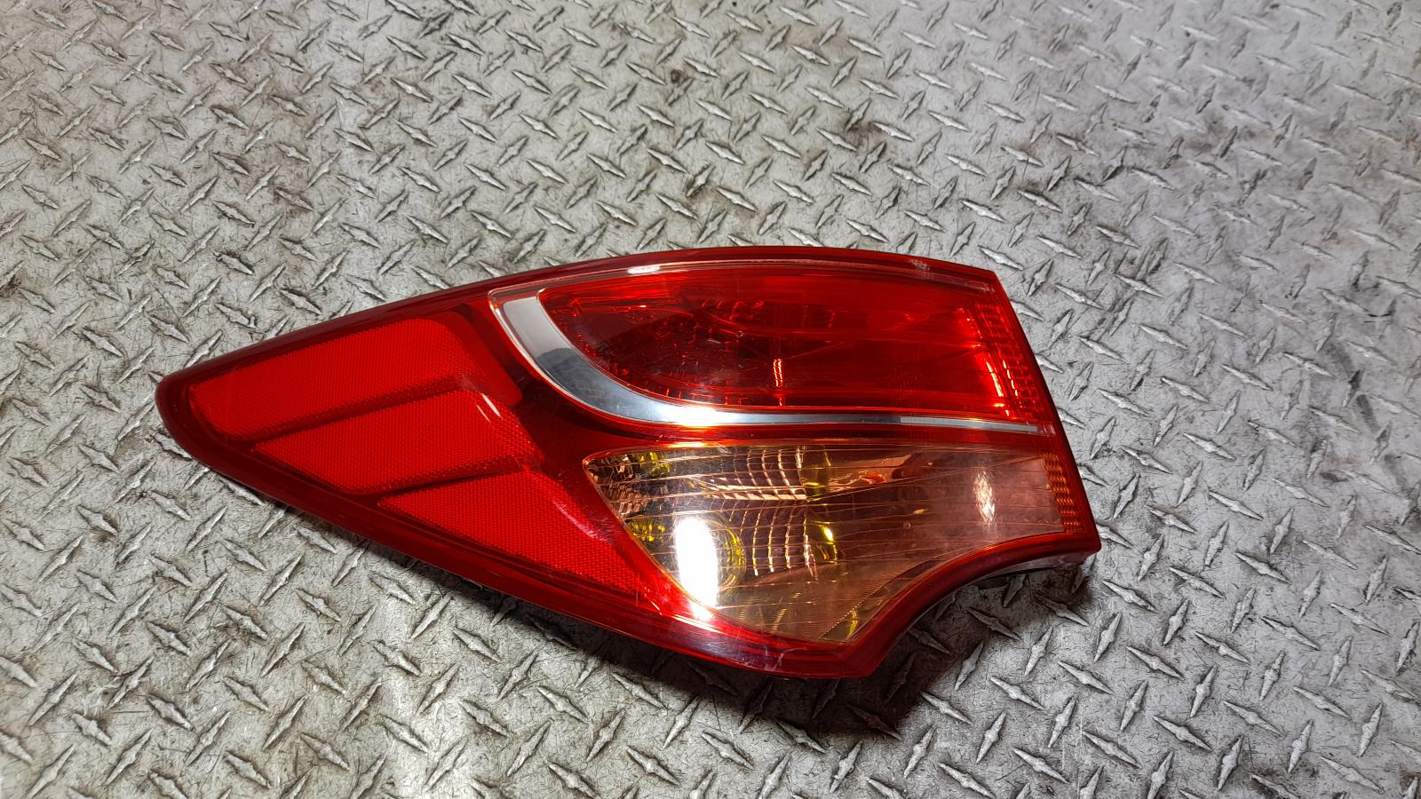 View Auto part Left Taillight Hyundai Santa Fe 2014
