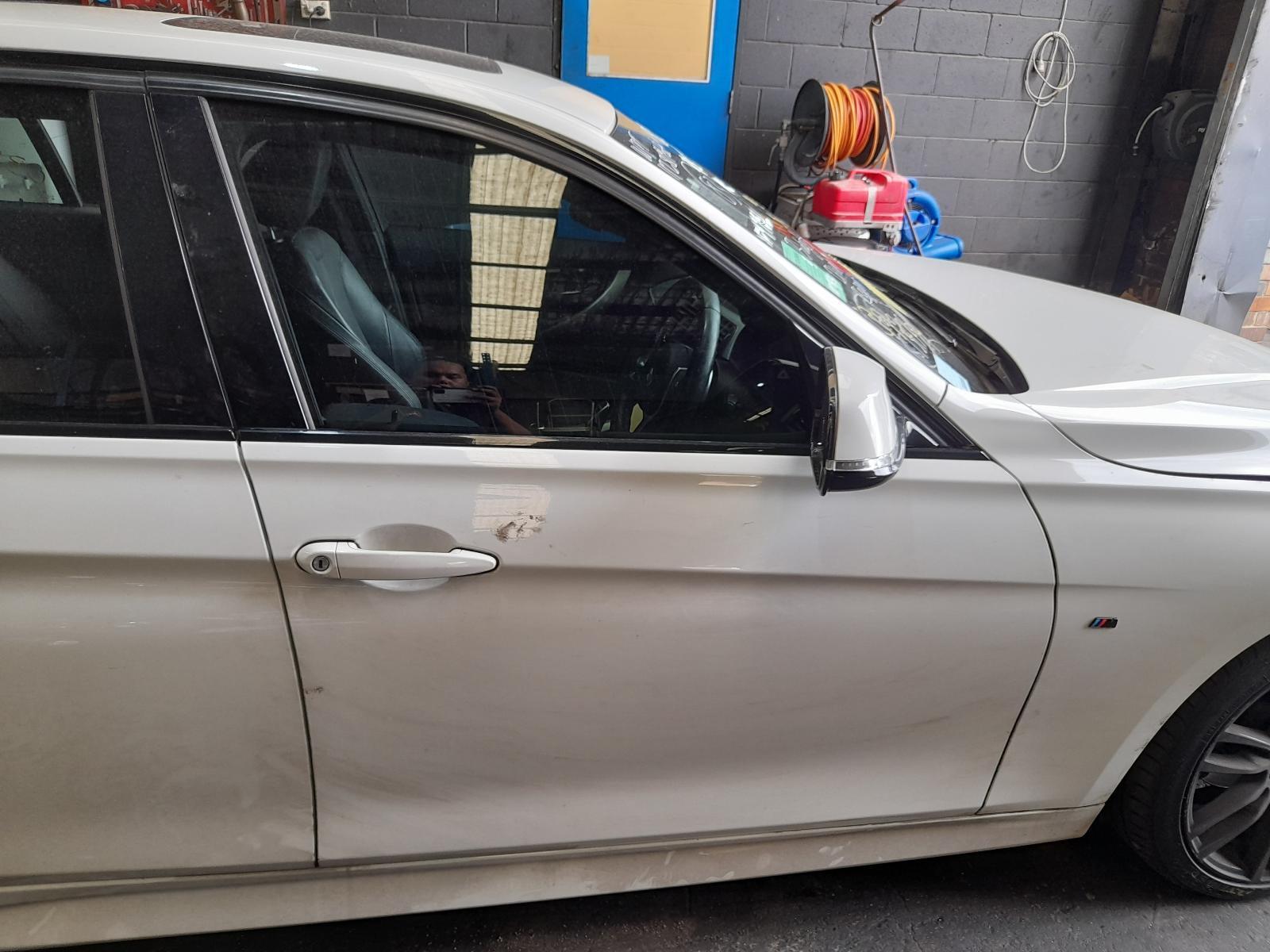 View Auto part Right Front Door Window Bmw 3 Series 2016