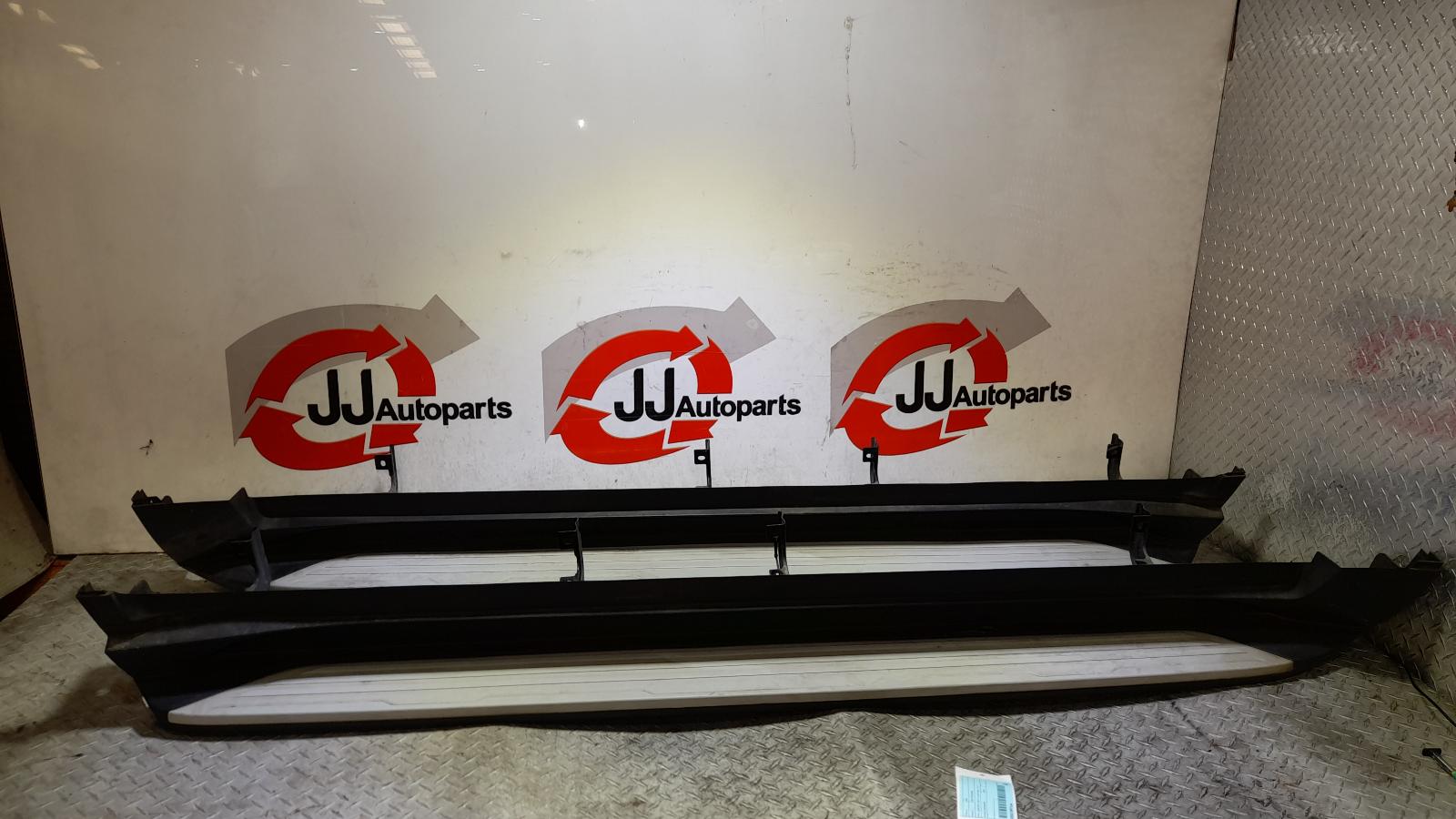 View Auto part Side Step/Skirt Ldv D90 2023