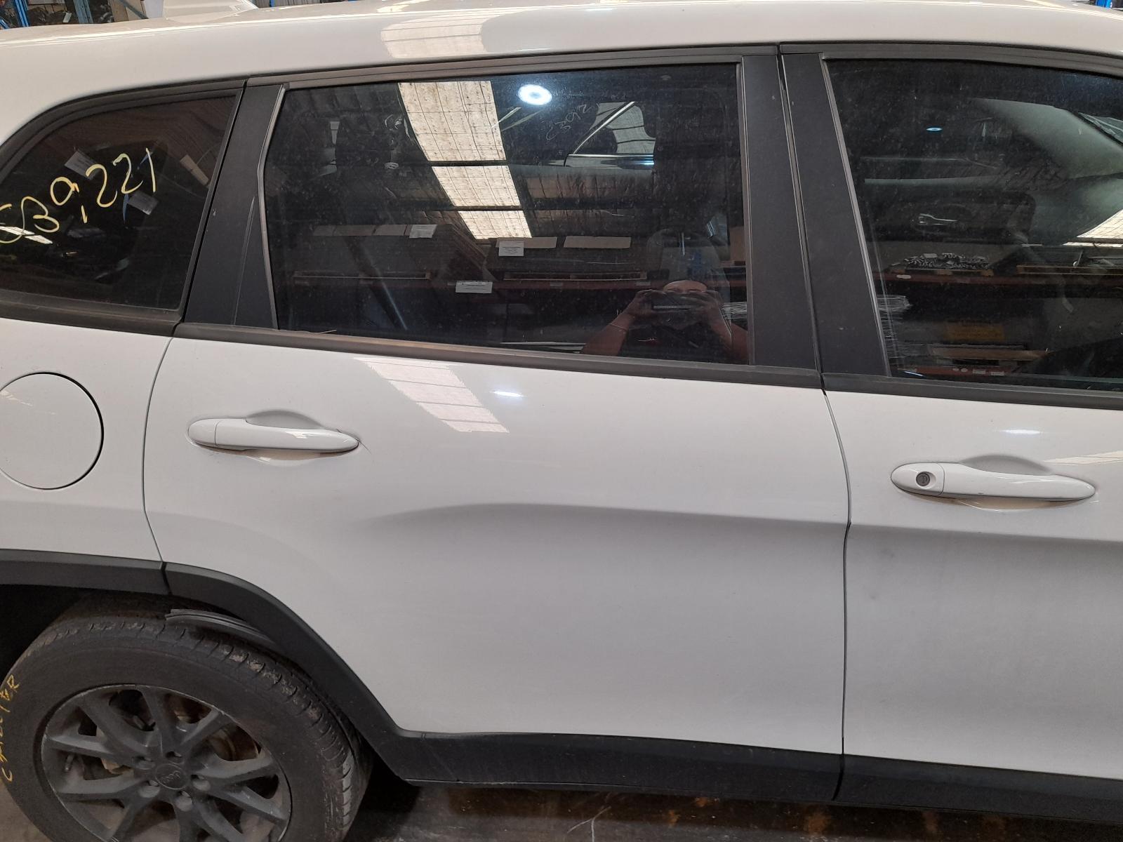 View Auto part Right Rear Side Glass Jeep Cherokee 2014