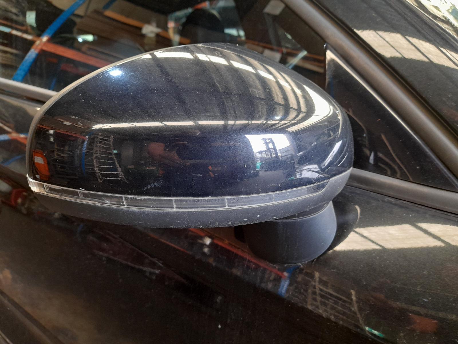 View Auto part Right Door Mirror Audi A1 2012