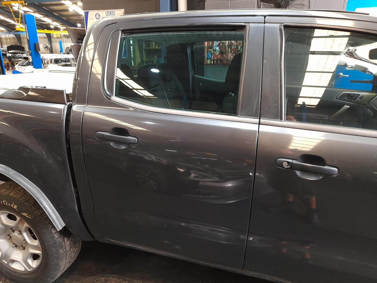 View Auto part Right Rear Door Sliding Ford Ranger 2016