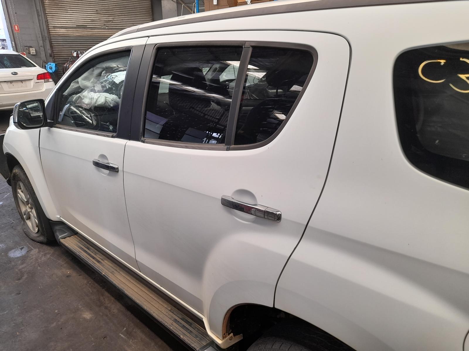 View Auto part Left Rear Door/Sliding Isuzu Mu-x 2015