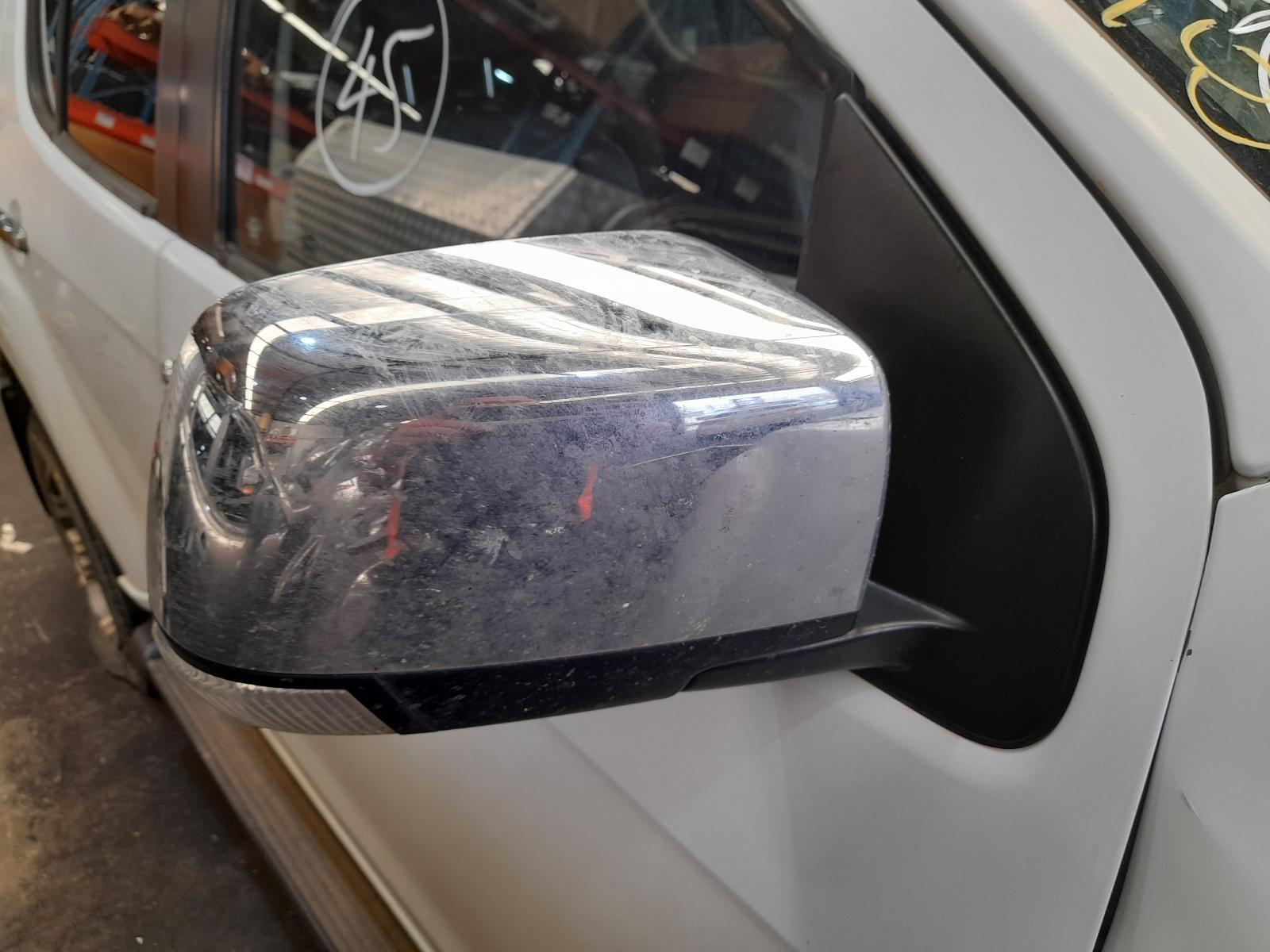 View Auto part Right Door Mirror Isuzu Mu-x 2015