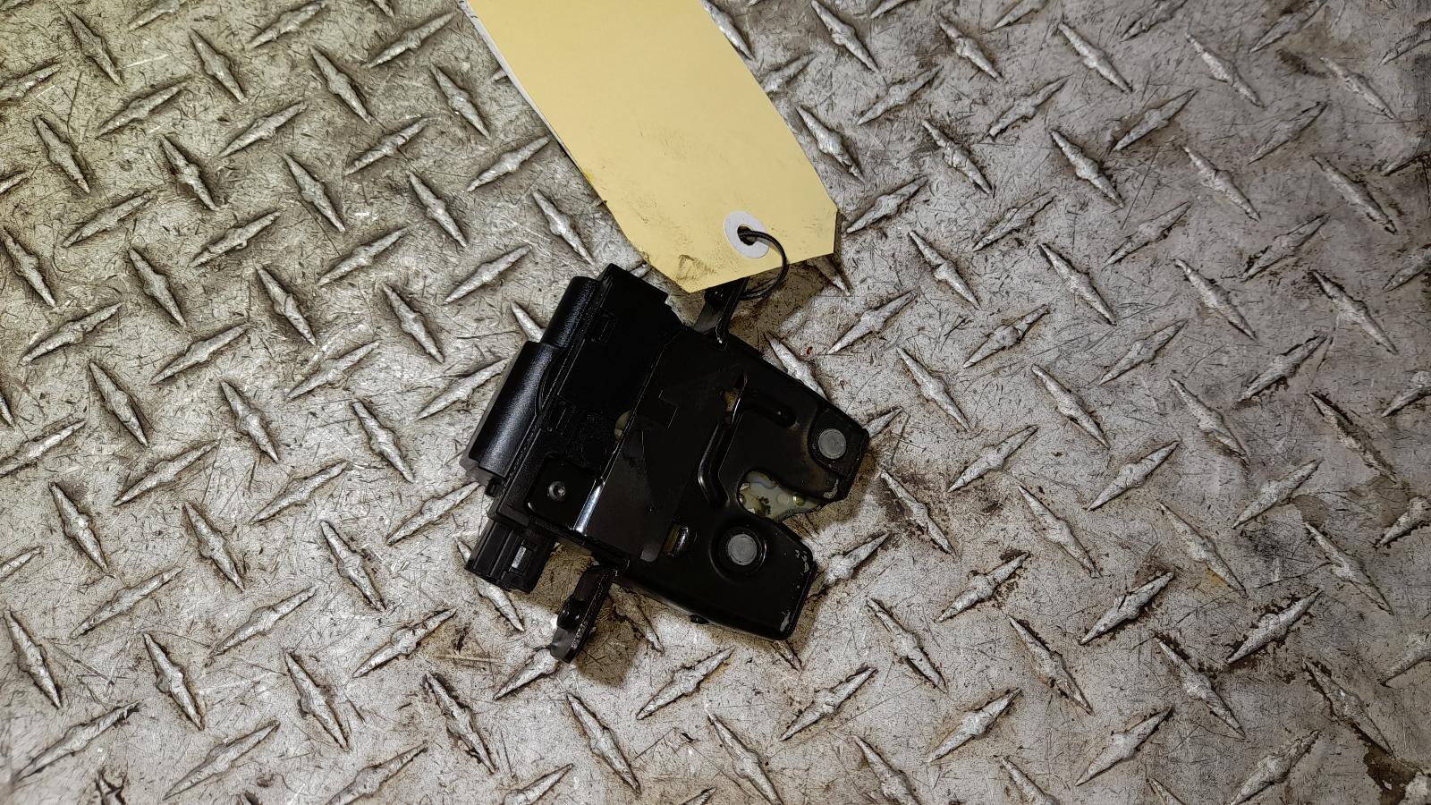 View Auto part Door/Boot/Gate Lock Nissan Dualis 2011