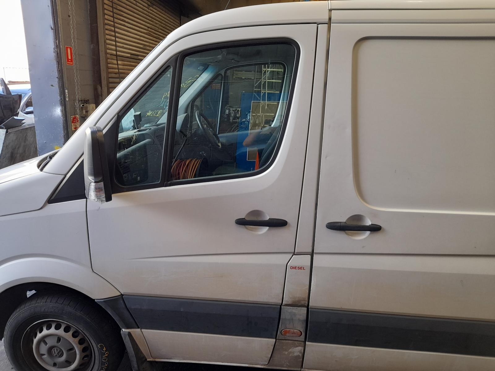 View Auto part Left Front Door Volkswagen Crafter 2011