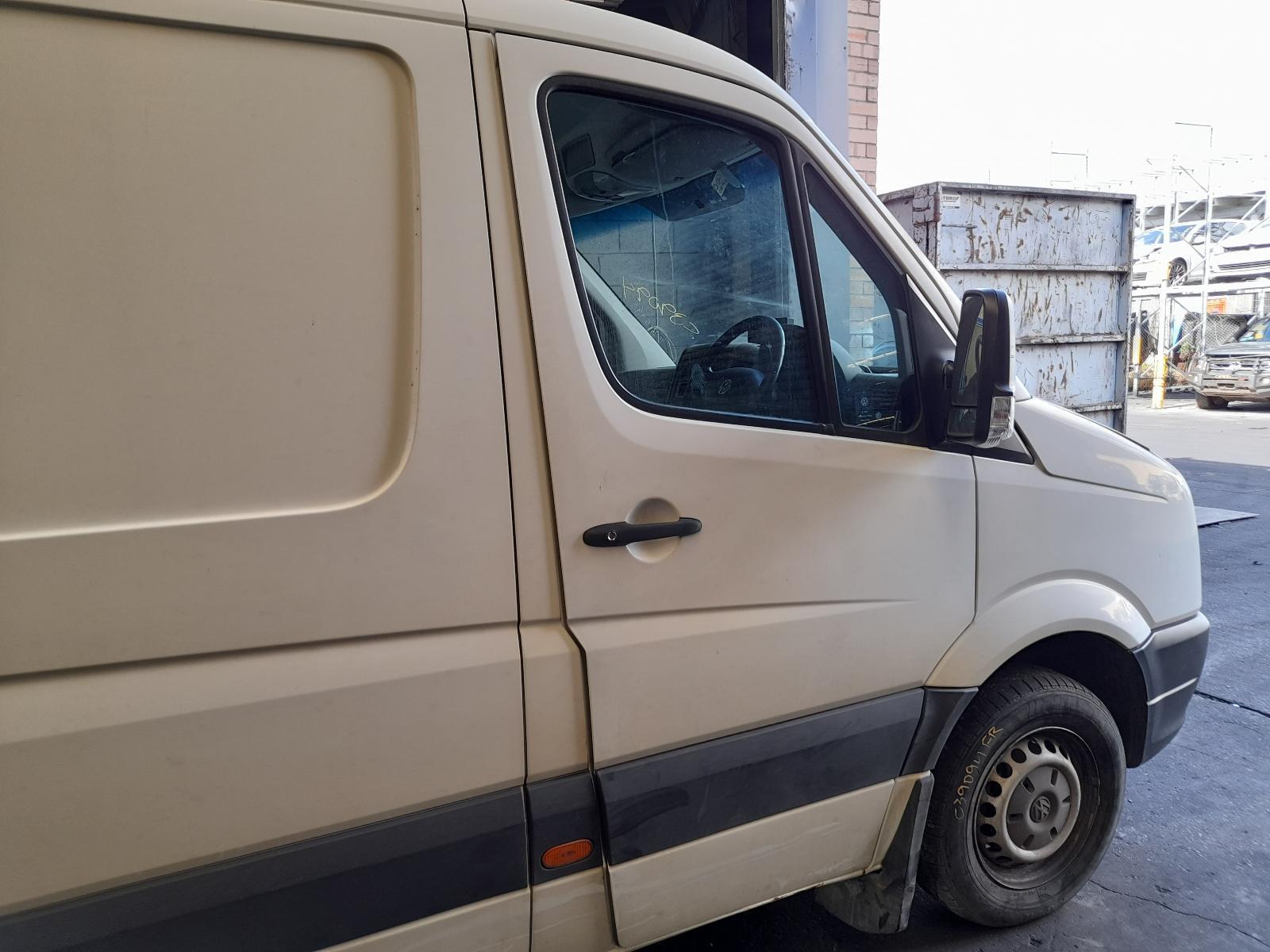View Auto part Right Front Door Volkswagen Crafter 2011