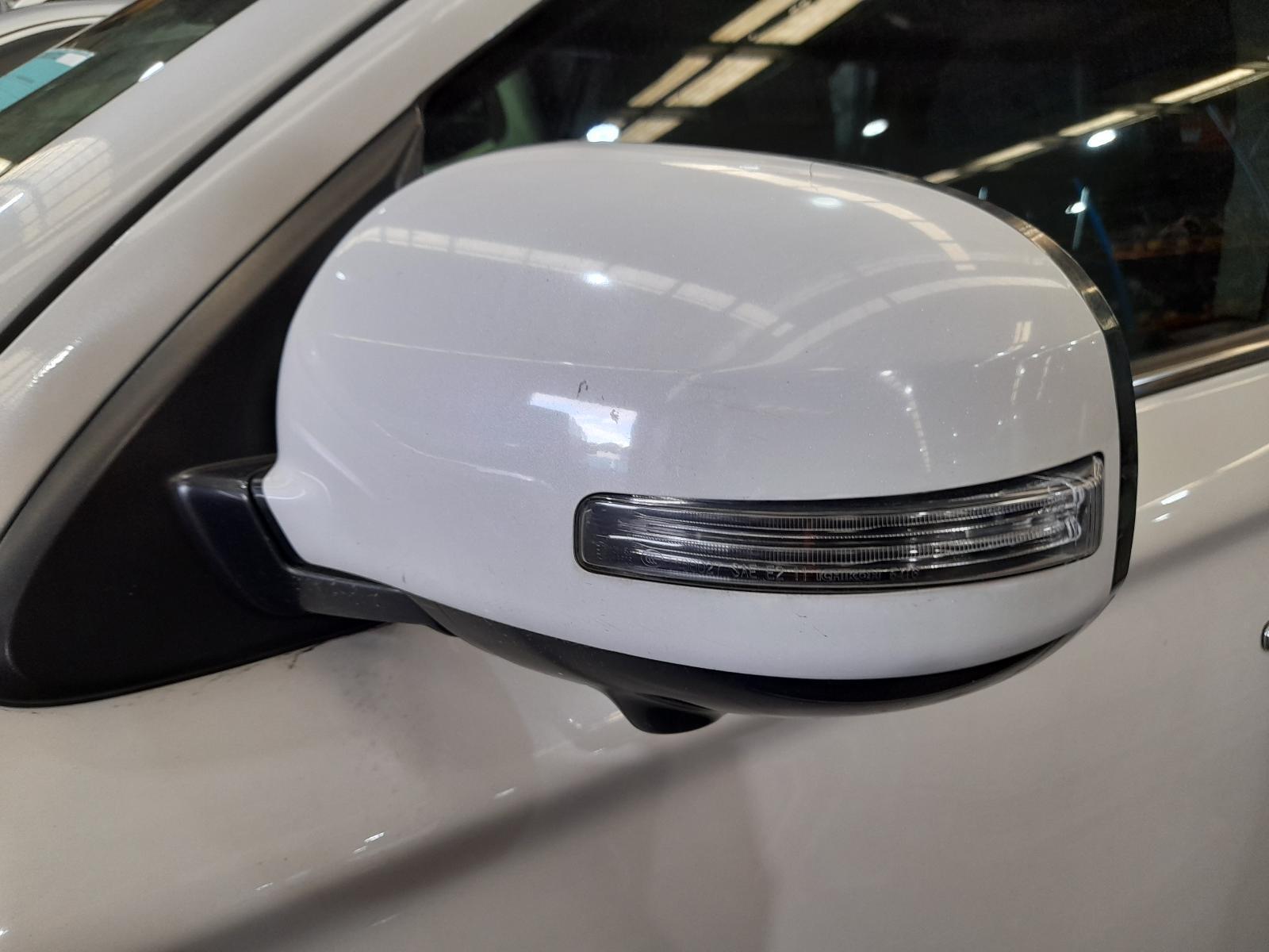 View Auto part Left Door Mirror Mitsubishi Outlander 2016