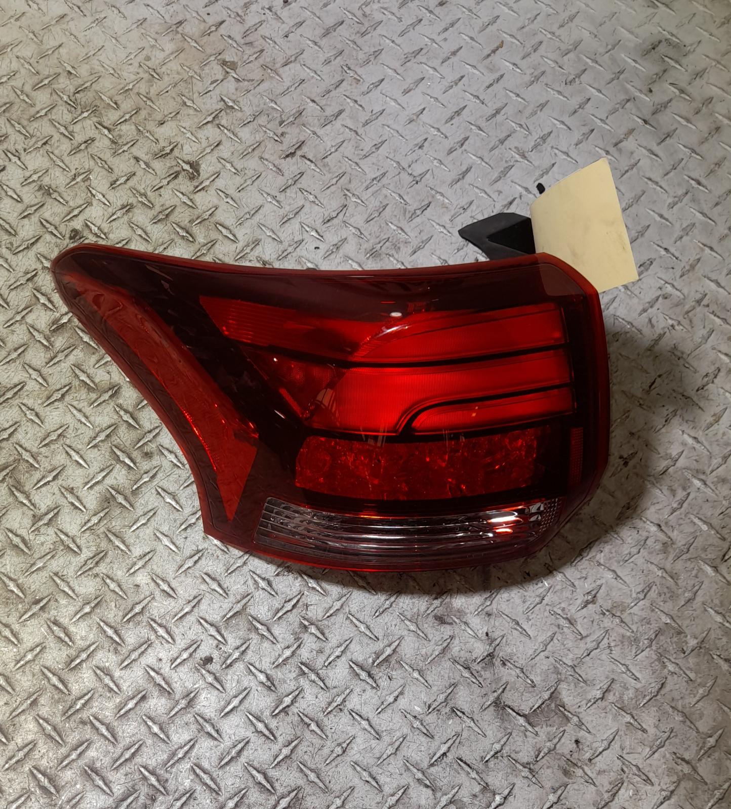 View Auto part Left Taillight Mitsubishi Outlander 2016
