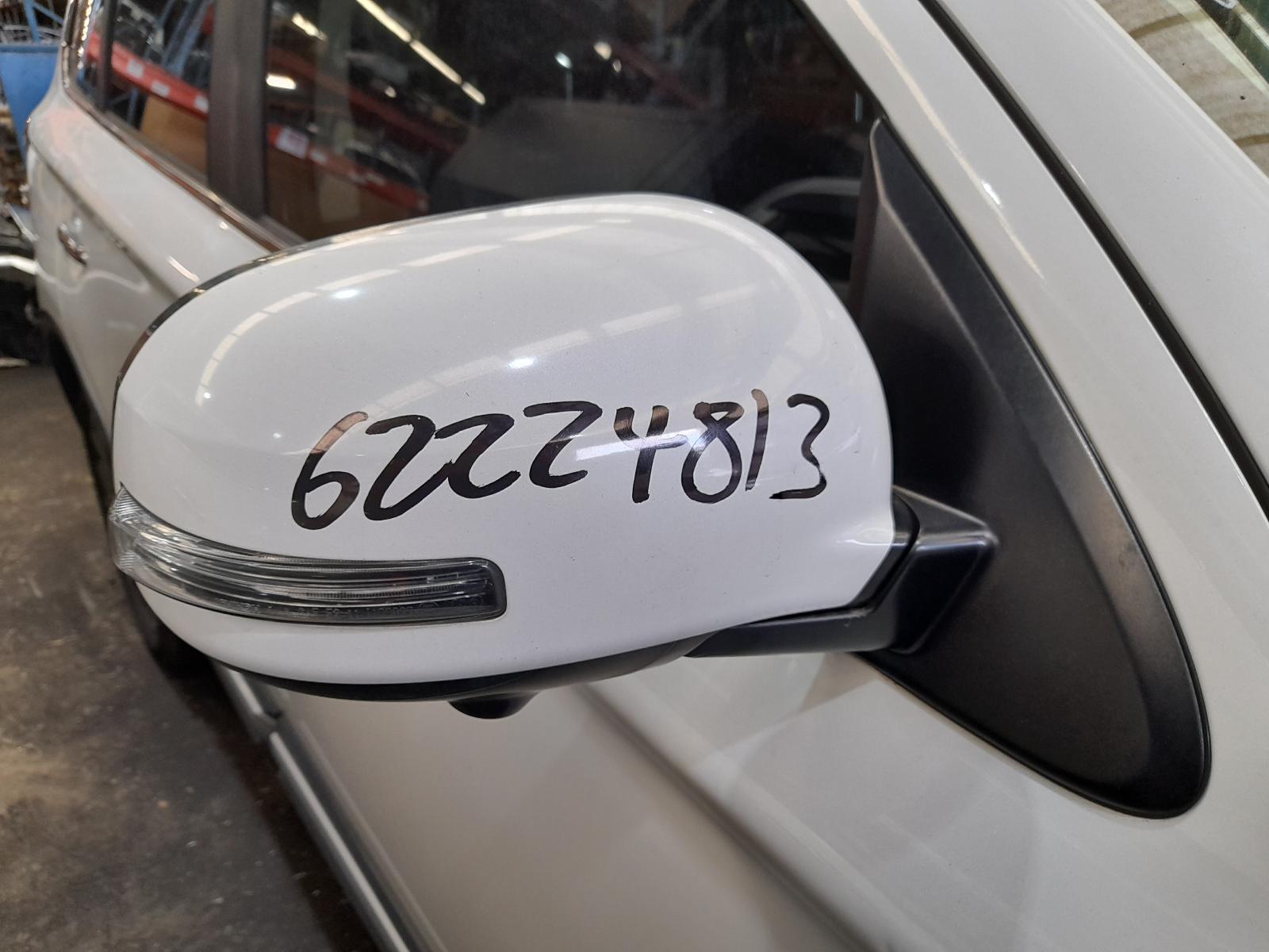 View Auto part Right Door Mirror Mitsubishi Outlander 2016