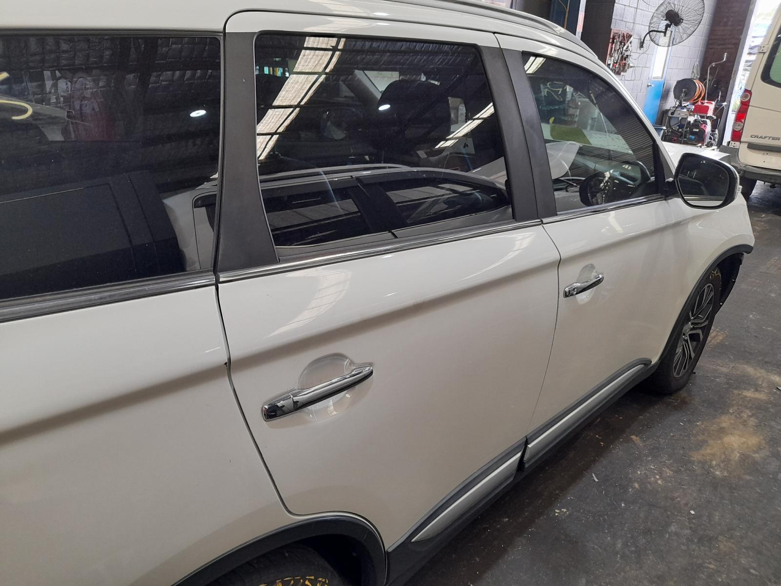View Auto part Right Rear Door Sliding Mitsubishi Outlander 2016