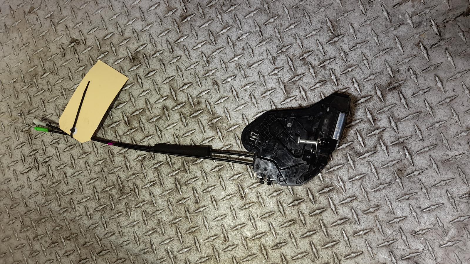 View Auto part Door/Boot/Gate Lock Toyota Camry 2019