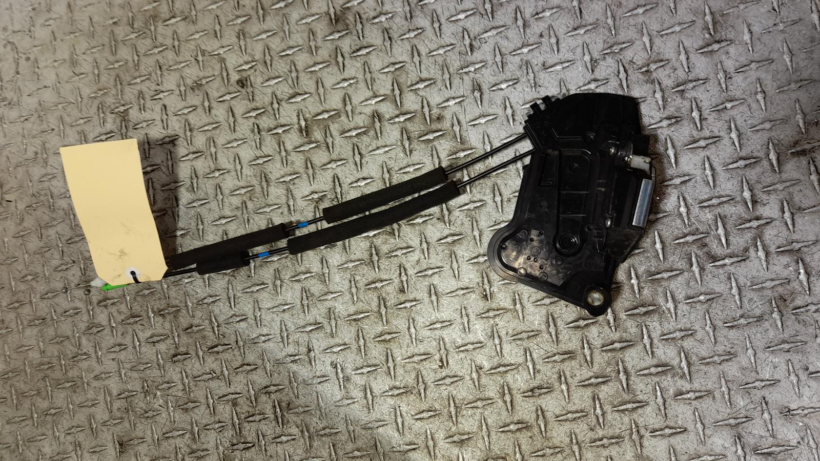 View Auto part Door/Boot/Gate Lock Toyota Camry 2019