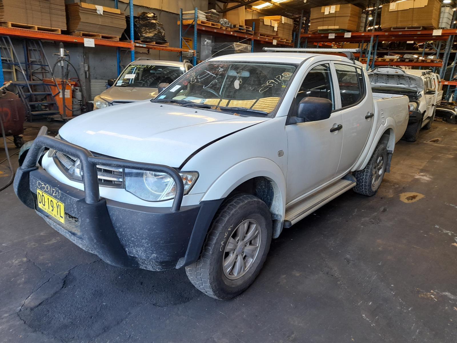 View Auto part Trans/Gearbox Mitsubishi Triton 2015