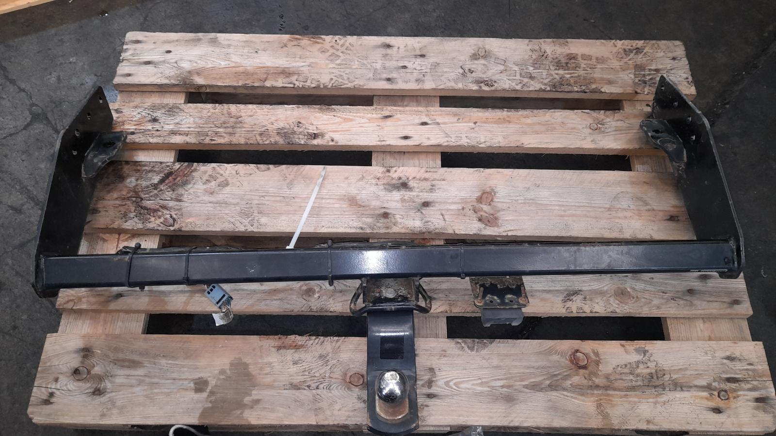 View Auto part Towbar Mitsubishi Triton 2015