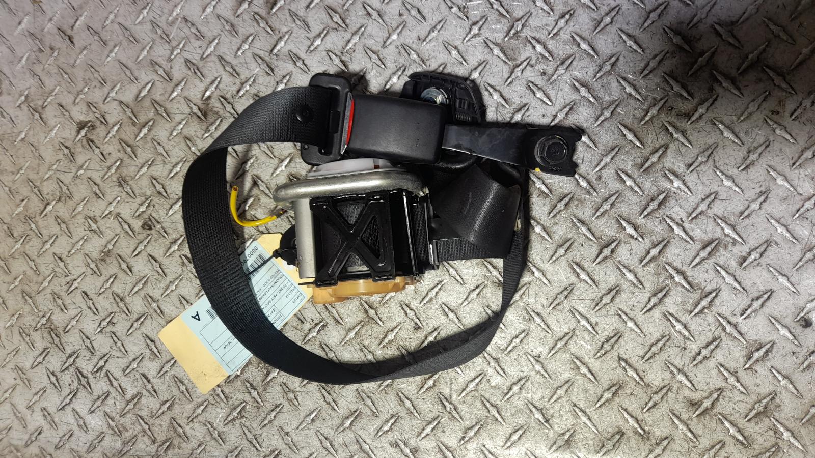 View Auto part Seatbelt/Stalk Mitsubishi Triton 2015