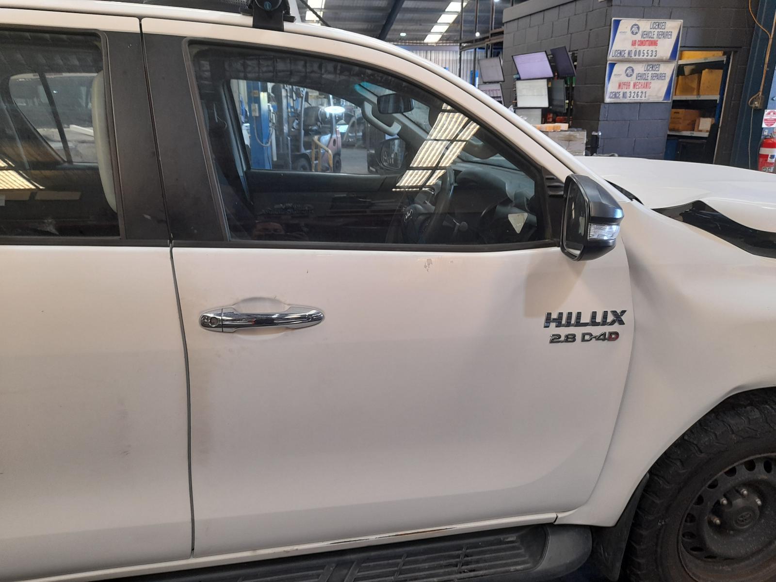 View Auto part Right Front Window Reg/Motor Toyota Hilux 2015