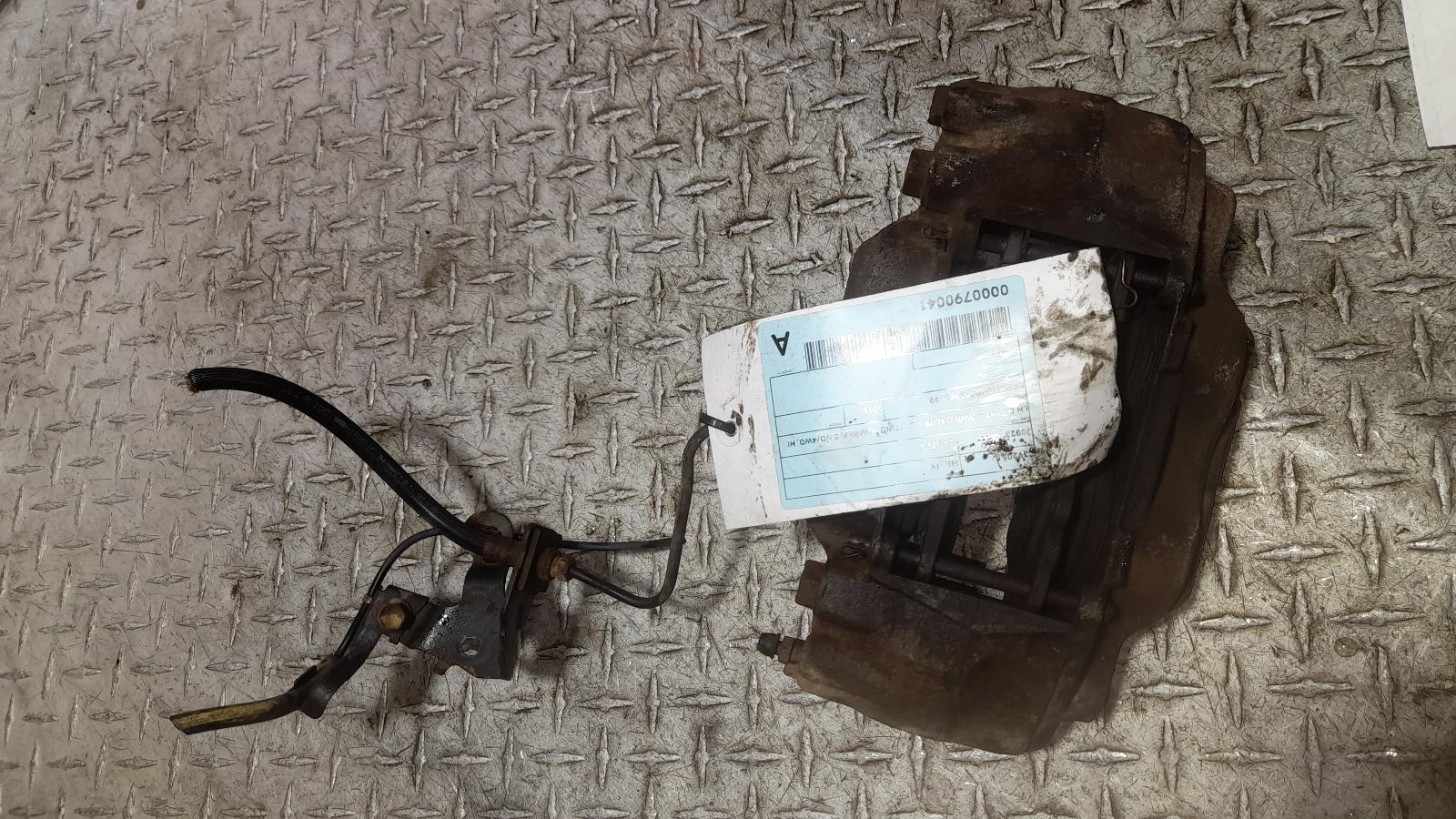 View Auto part Caliper Toyota Hilux 2015