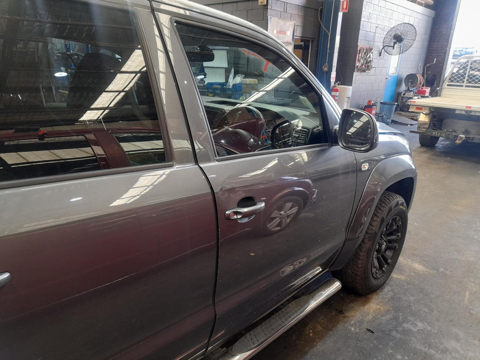 View Auto part Right Front Door Window Volkswagen Amarok 2017