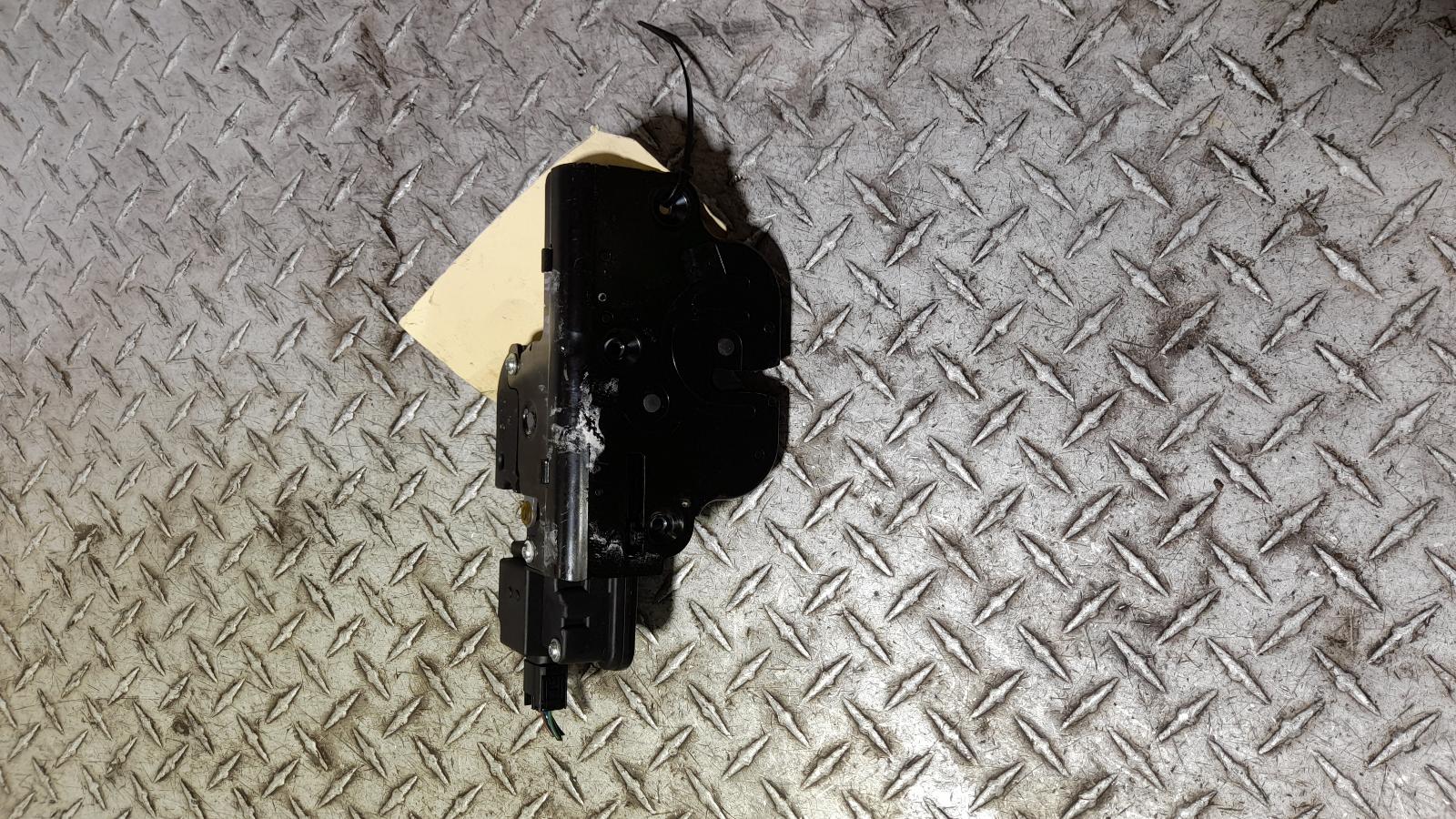 View Auto part Door/Boot/Gate Lock Mercedes Vito 2013