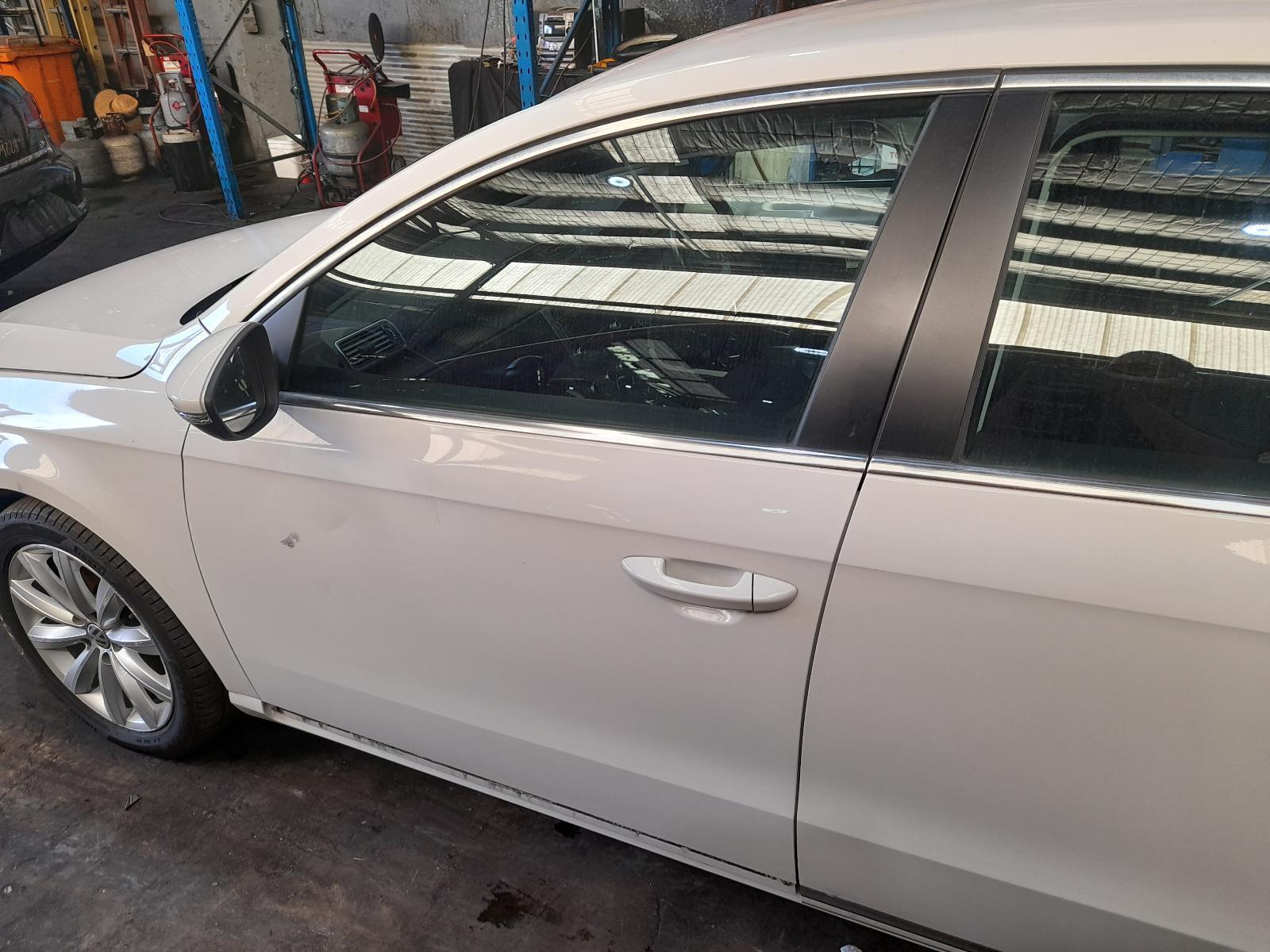 View Auto part Left Front Door Window Volkswagen Passat 2013