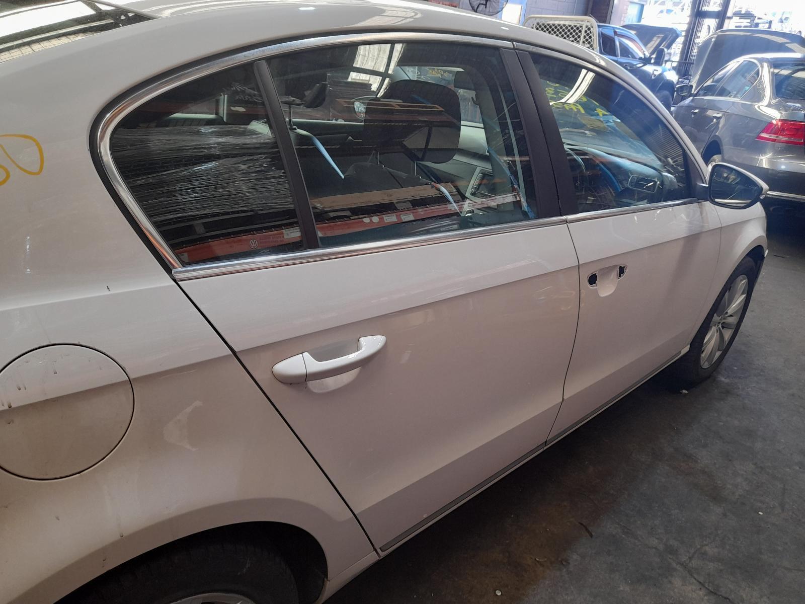 View Auto part Right Rear Door Window Volkswagen Passat 2013