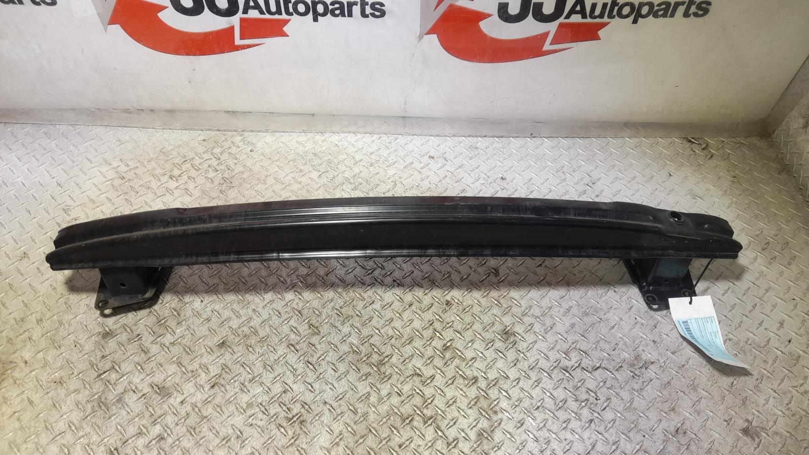 View Auto part R/Bar Bracket/Reinfo Volkswagen Passat 2013