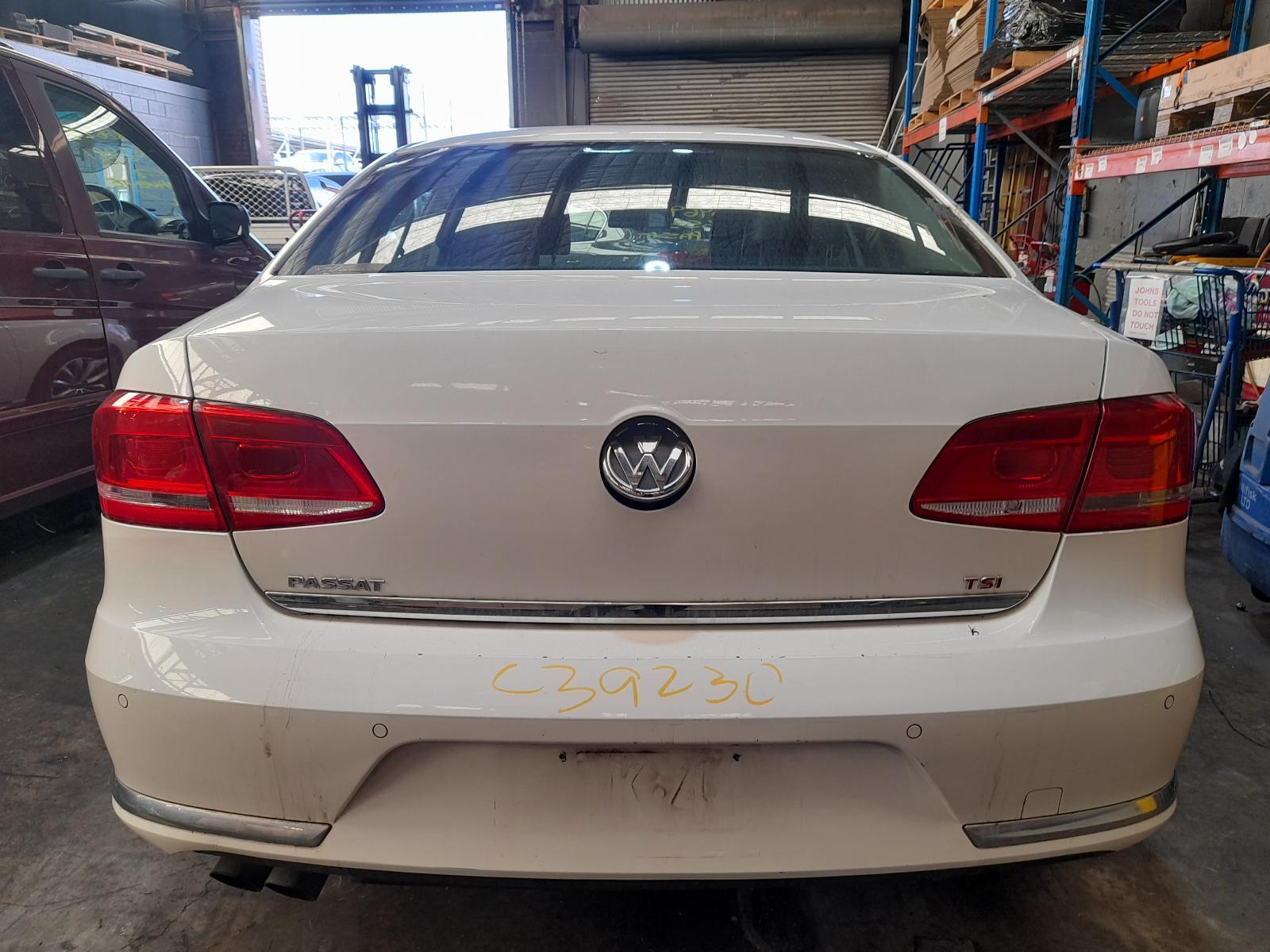 View Auto part Bootlid/Tailgate Volkswagen Passat 2013